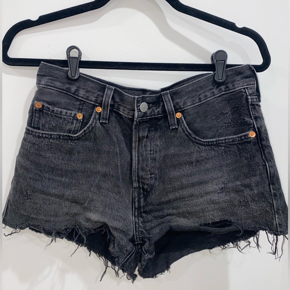 BLACK DISTRESSED DENIM SHORTS